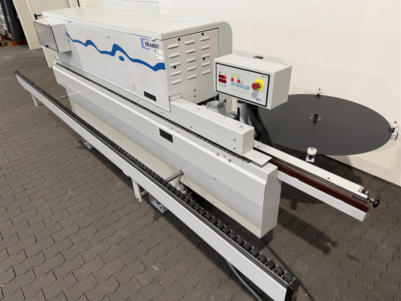 Kantenanleimmaschine BRANDT  KDF 340 -gebraucht- - Werkstückauflage ausziehbar
