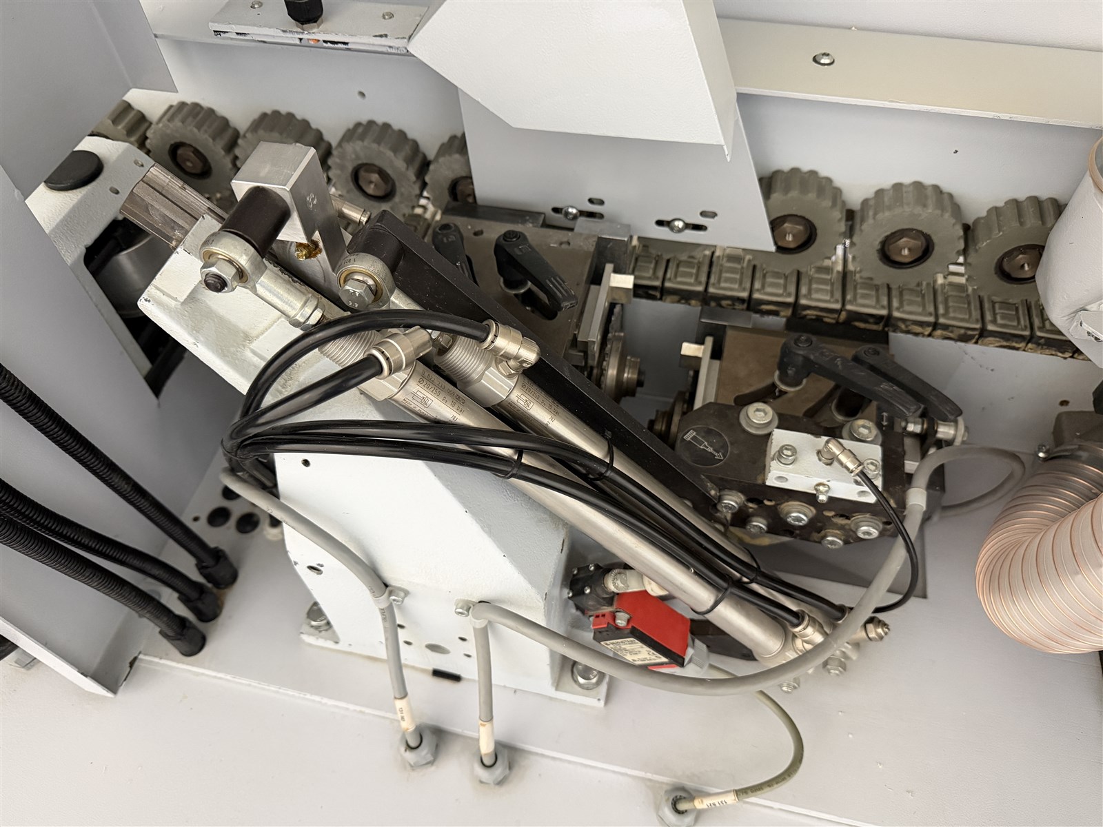 Kantenanleimmaschine BRANDT  KDF 340 -gebraucht- - Kappsäge mit 2 HF-Motoren